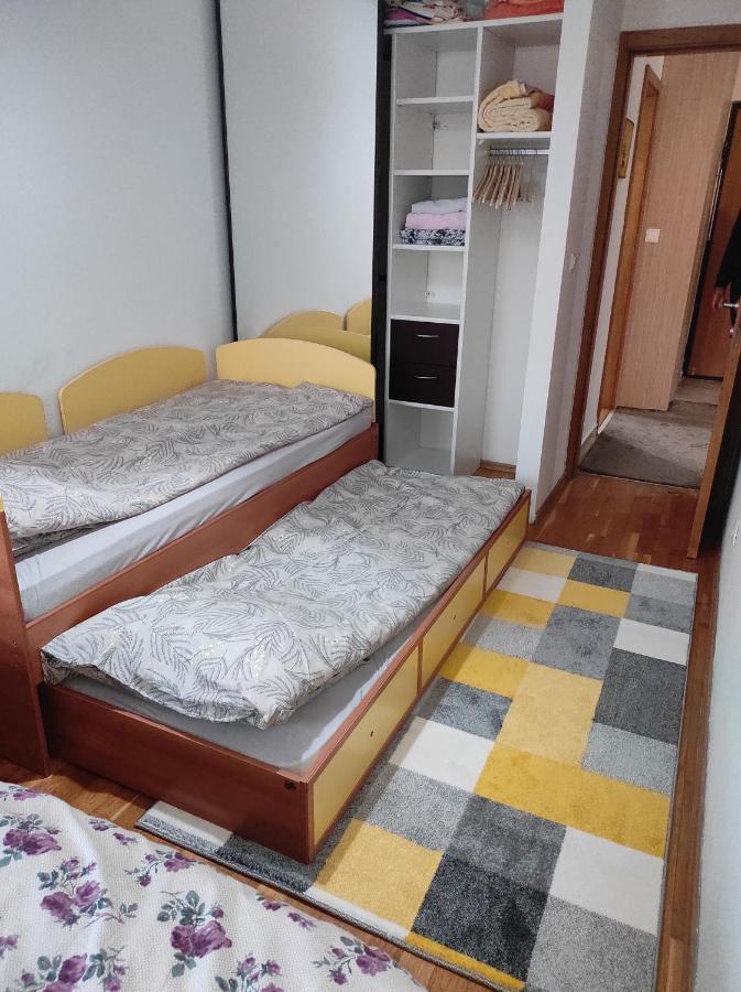 Apartment Bella Casa Free Parking ซาราเยโว ภายนอก รูปภาพ